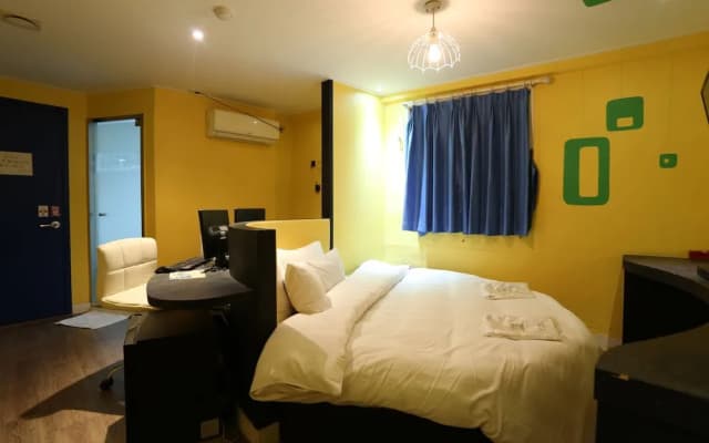 2U Motel - photo 3
