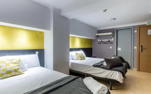 Sun & Moon Hostel - photo 4