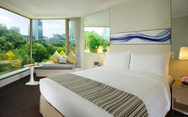 The Royal Pacific Hotel & Towers - photo 2