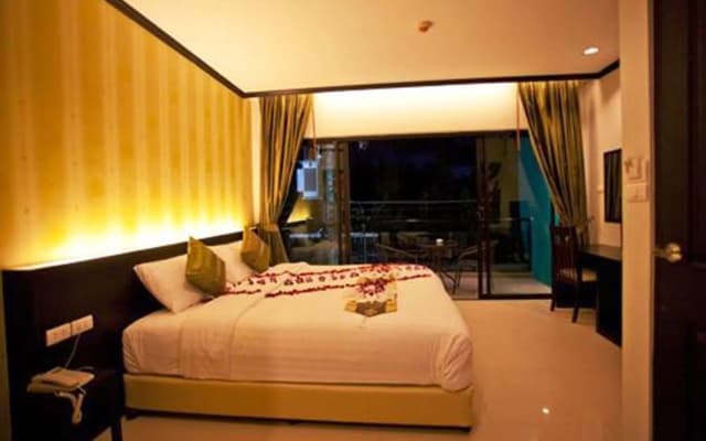 Kata Green Beach Hotel - photo 3