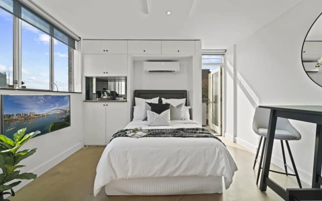 Modern Potts Point Studio - photo 4