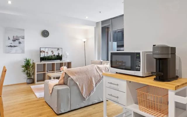 Central 2-bed Apartment With Parking, - photo 4