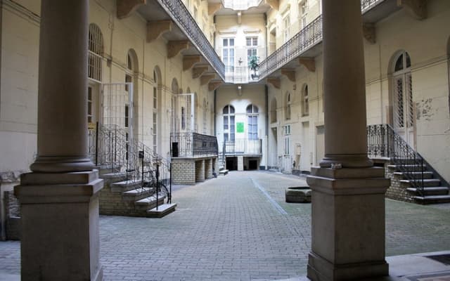 Central Market Apartments - photo 2