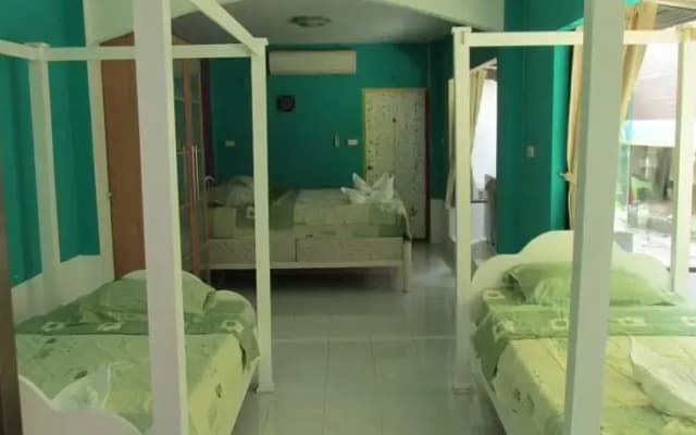 Jay Jay Bungalows And Restaurant - photo 3
