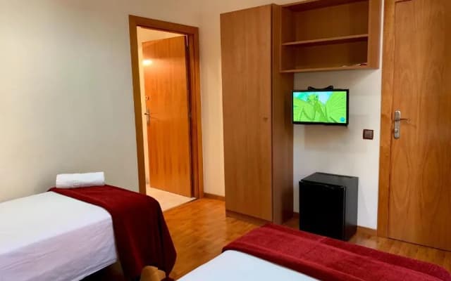 Hostal Madrazo - photo 5