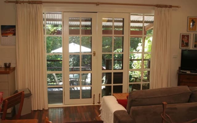 Stones Throw Cottage Bed & Breakfast - photo 5