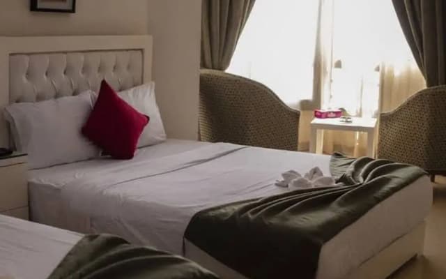Royal city hotel - photo 4