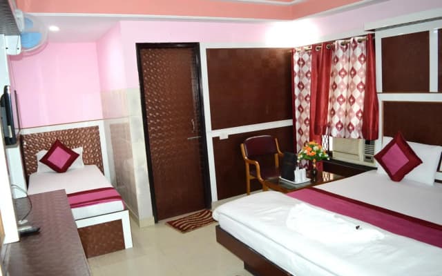 Hotel Su Shree Continental 5 Minutes Walk From New Delhi Railway Station - photo 4