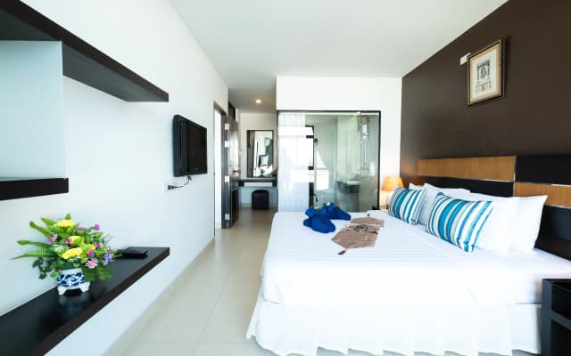 Vogue Pattaya Hotel - photo 3