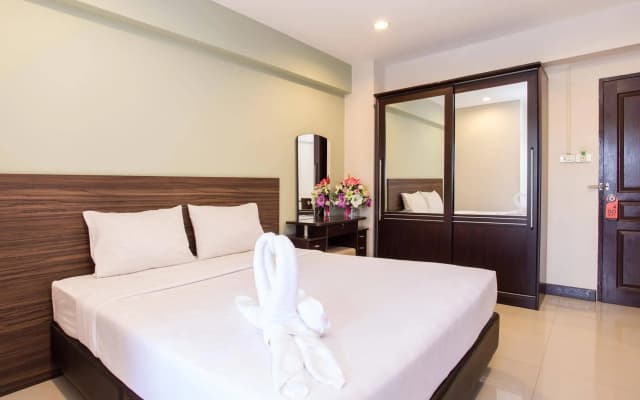14 Avenue - photo 4