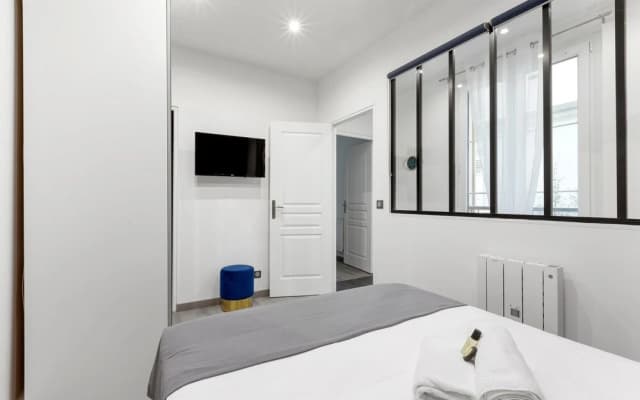 Beautiful Quiet Designer Apartment in Paris - photo 5