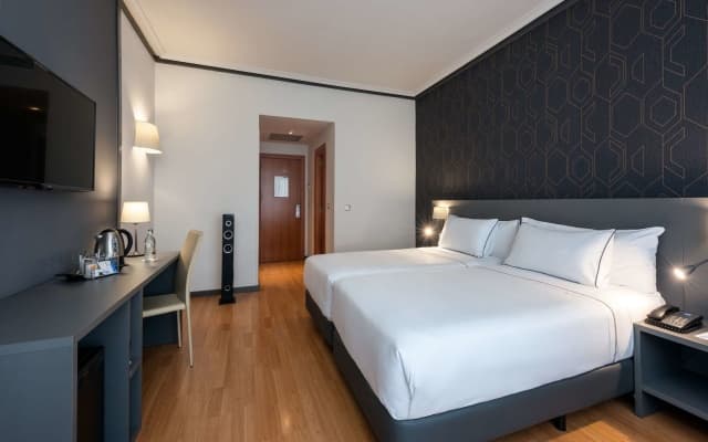 Hotel Madrid Plaza de España Affiliated by Meliá - photo 3