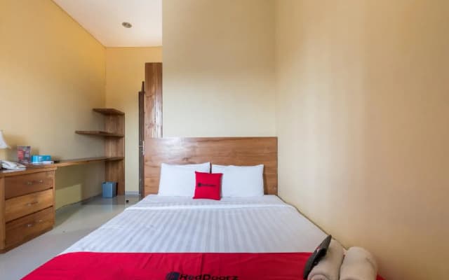 RedDoorz @ Kerta Dalem Sidakarya - photo 5