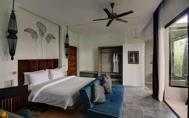Theary's Luxury Villa - photo 2