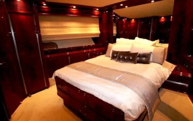 Luxury Yacht - photo 2