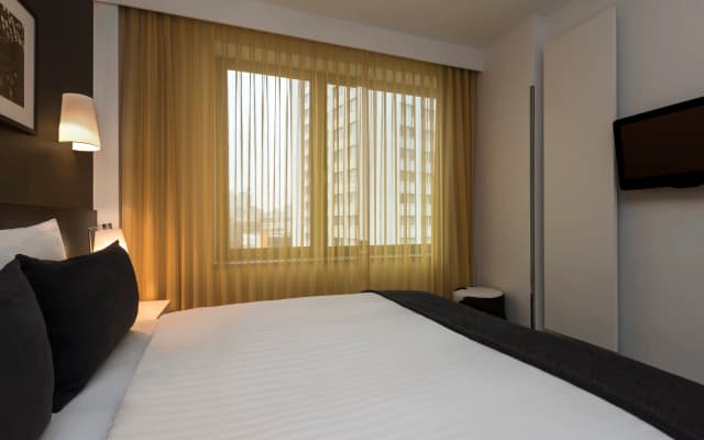Adina Apartment Hotel Berlin Hackescher Markt - photo 3
