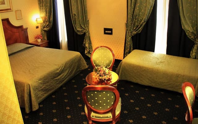 Vatican Garden Inn - photo 2