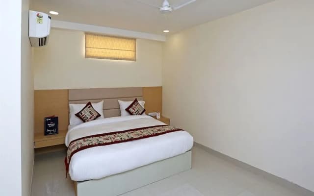Capital O 12674 Hotel Grand Suites - photo 4