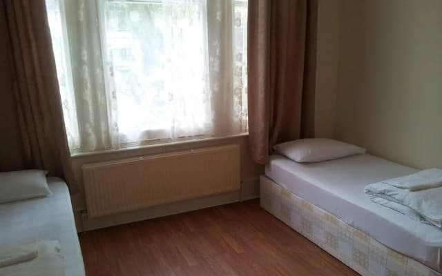 Queens Drive Hotel - photo 5