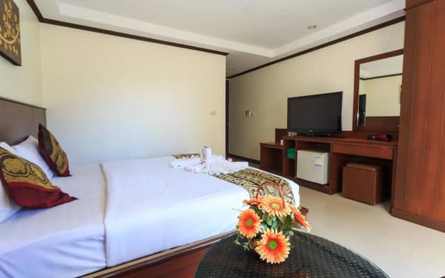 Sharaya Patong Hotel - photo 2