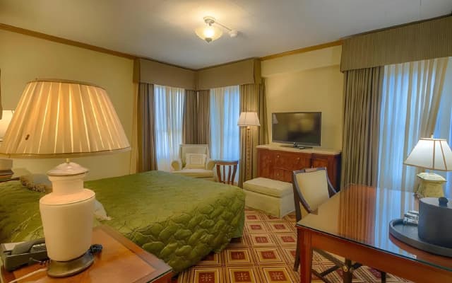 Embassy Hotel - photo 3