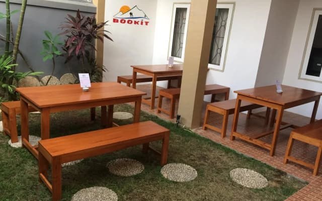 Bookit Backpacker Hostel - photo 3