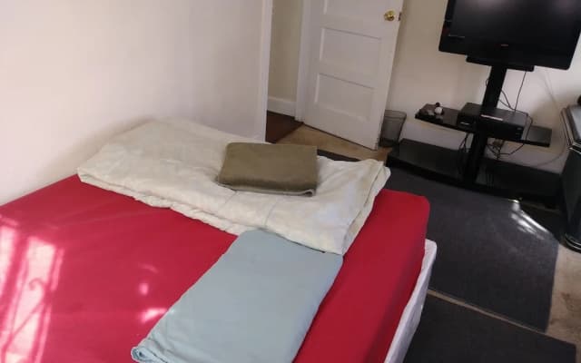 SleepCheap BnB - photo 3