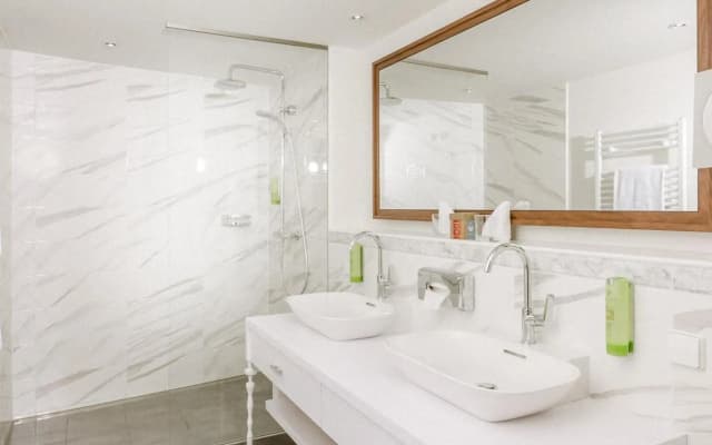 Hotel Stefanie - photo 5