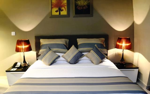Magnum Hotel & Suites West Bay - photo 3