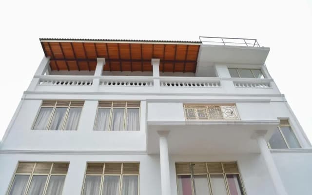 West Inn Colombo - photo 3