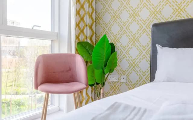 Spacious & Family Friendly 3BD House - Stratford - photo 3