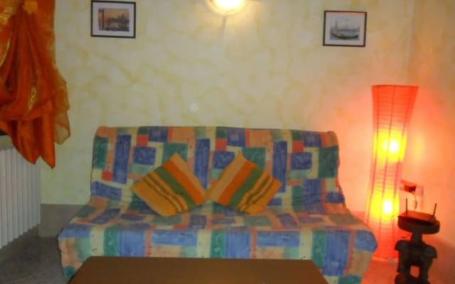 Sunny Venice Apartments - photo 2