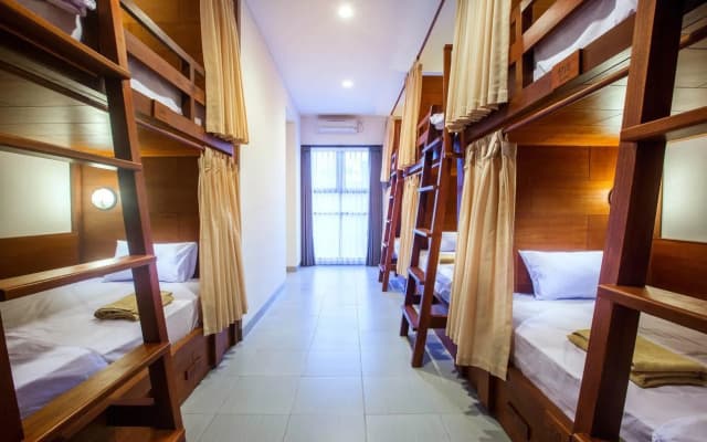 Pudak Sari Unizou Hostel - photo 2