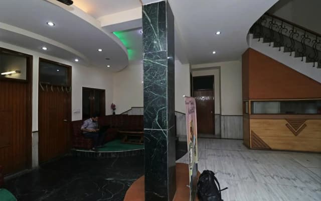 OYO 12419 Hotel Silver Shine - photo 2