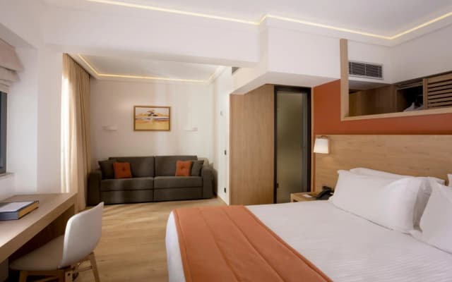 Golden Age Hotel - photo 3