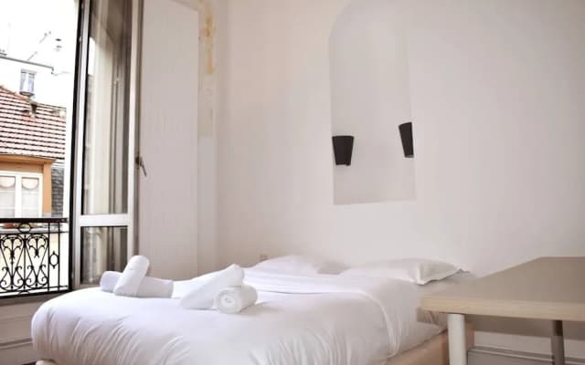 Parisian Apartment In Prime Location - photo 5