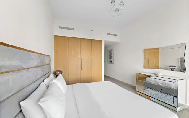 2BR 203 Bellevue Tower 1 - photo 2