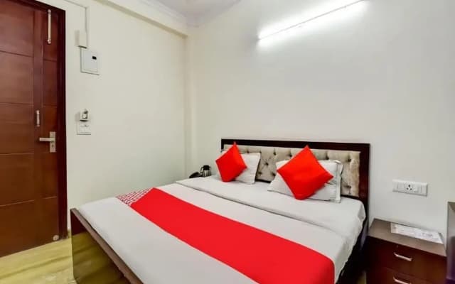 South Delhi Inn - photo 2