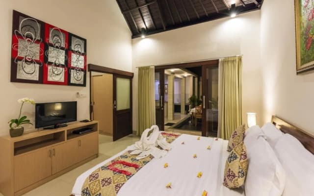 Kubal Villa and Living Seminyak - photo 2