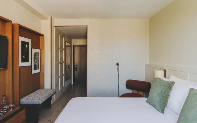 Catalonia Boulevard Hotel - photo 4