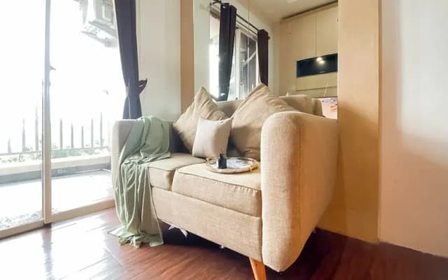 Good Choice and Homey 2BR Apartment at Belmont Residence Puri - photo 4