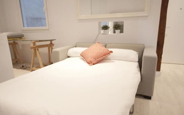 Apartamento con encanto en ópera - photo 2