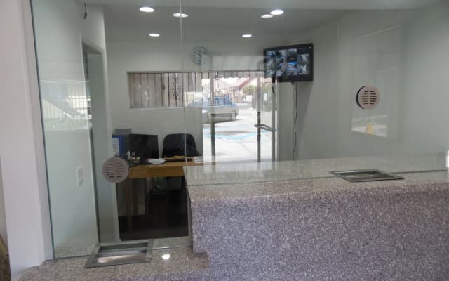 EC Motel - photo 2