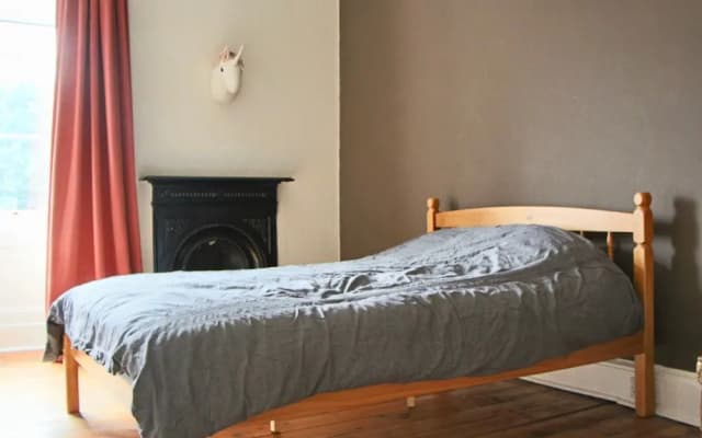Large 3 Bedroom Apartment in Canonmills - photo 2