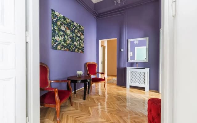 Luxury & Spacious Eclectic Style Apartment - photo 2