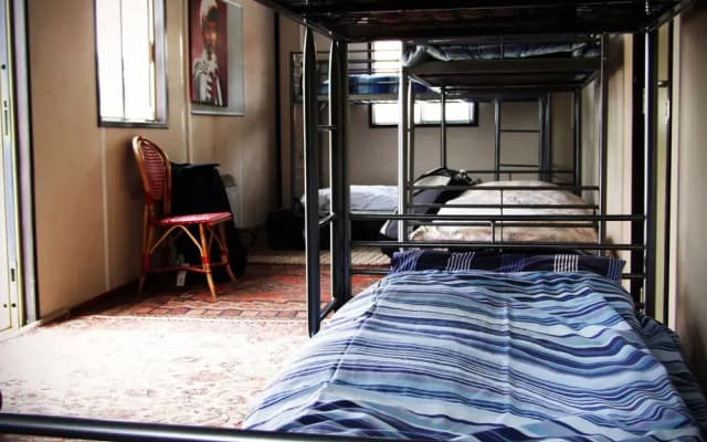 Containers Hostel Edinburgh - photo 3