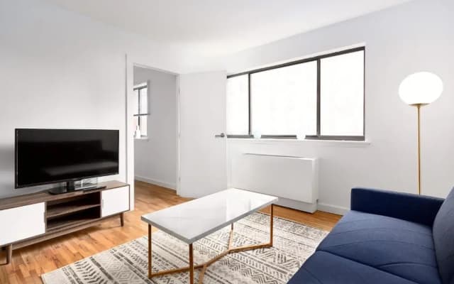 Modern and Spacious apartment in Chelsea - photo 5