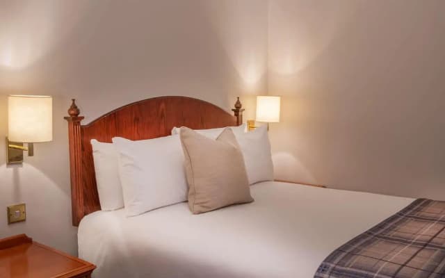 De Vere Selsdon Estate - photo 5