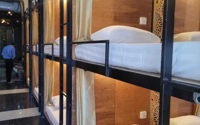 Hangover Hostel Patong - photo 2