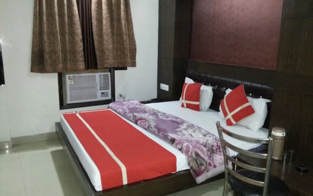 Hotel Shivam International - photo 4